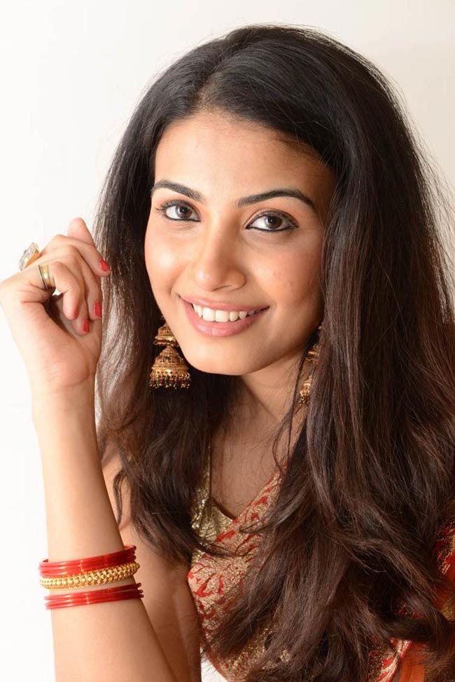 Actress Kavya Shetty Latest Photoshoot 2017