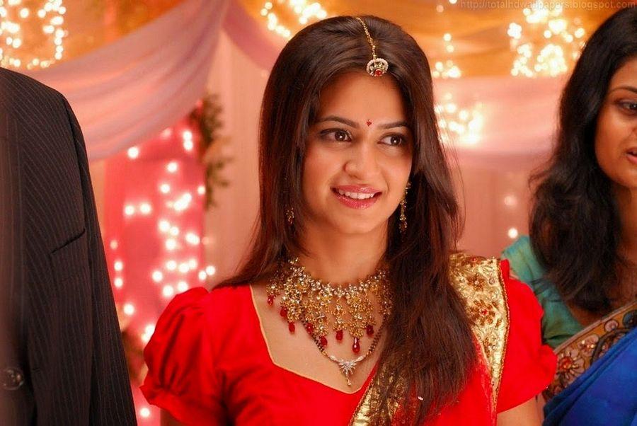 Actress Kriti Kharbanda Latest HD Wallpapers