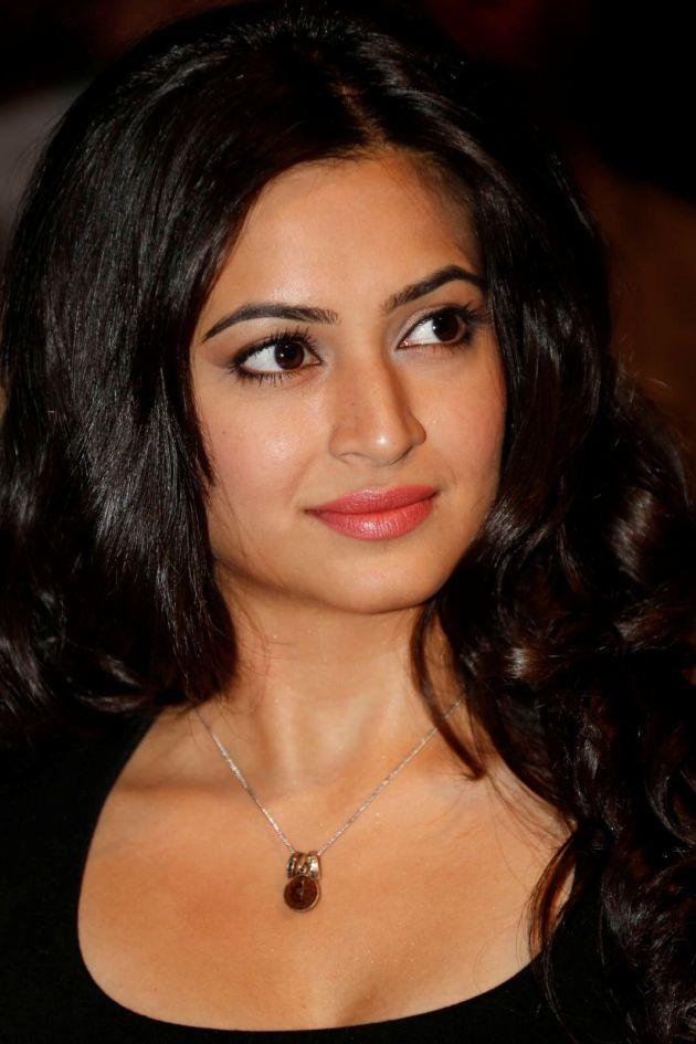 Actress Kriti Kharbanda Latest HD Wallpapers