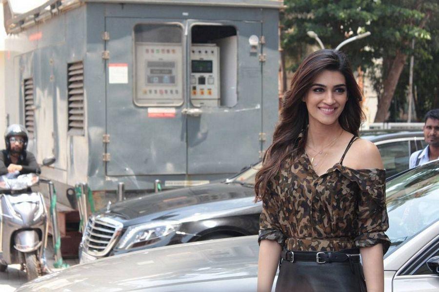 Actress Kriti Sanon Latest Stills