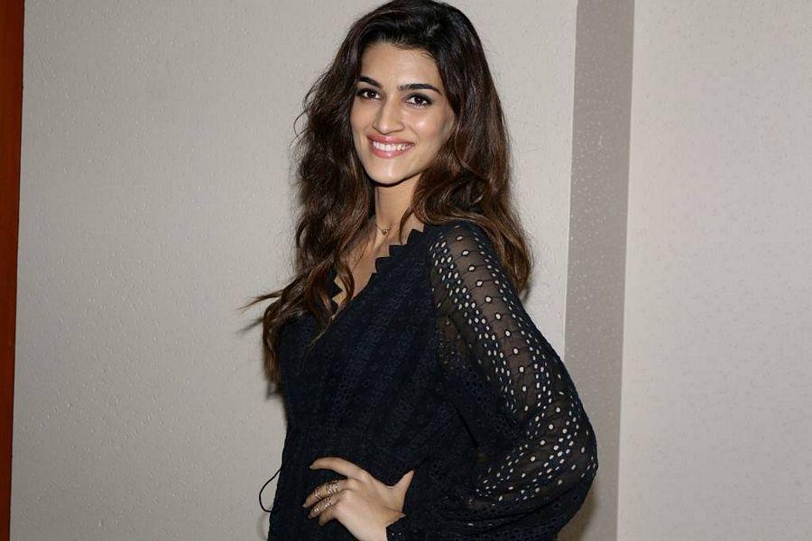 Actress Kriti Sanon Latest Stills