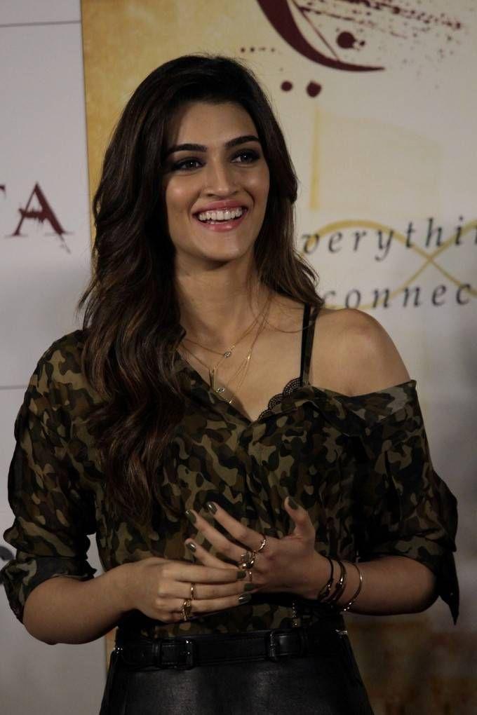 Actress Kriti Sanon Latest Stills