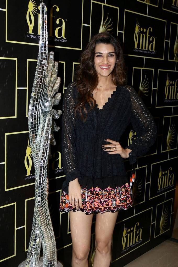 Actress Kriti Sanon Latest Stills