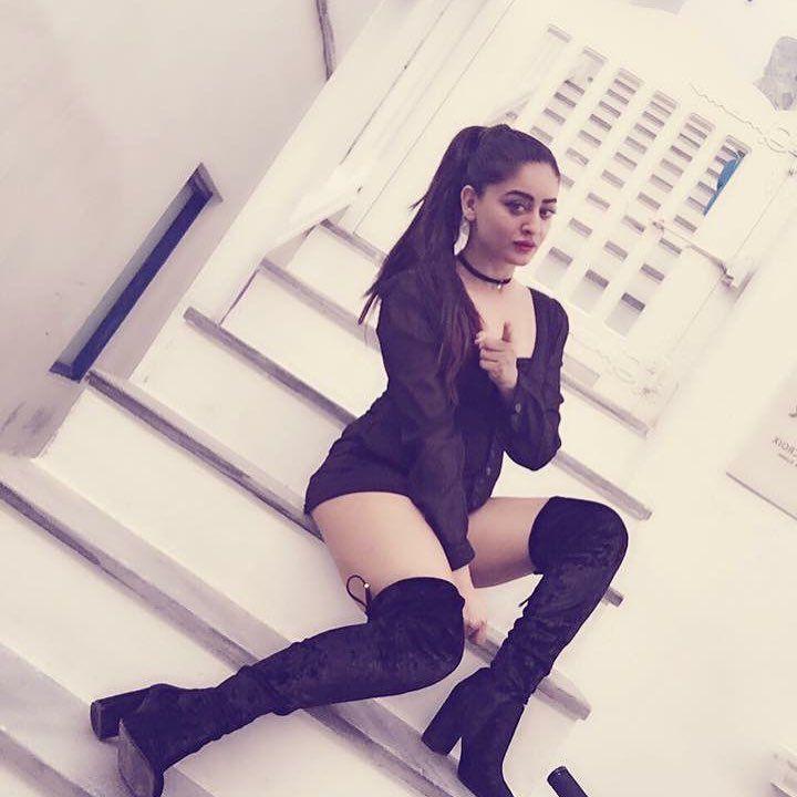 Actress Mahhi Vij New Photoshoot Stills is Dreamy & Beautiful