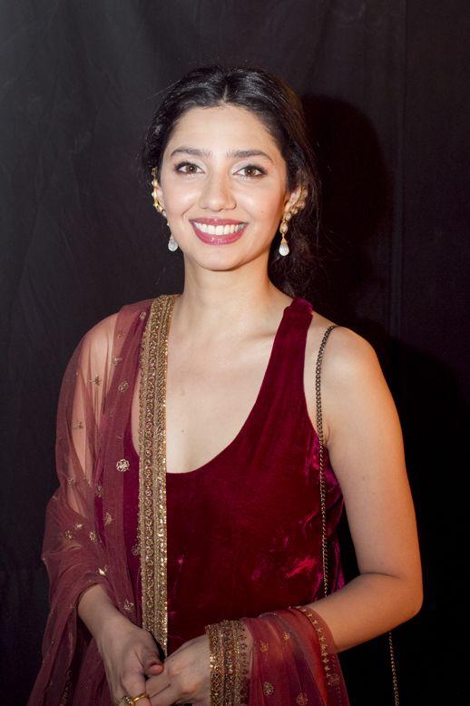 Actress Mahira Khan Latest Stills