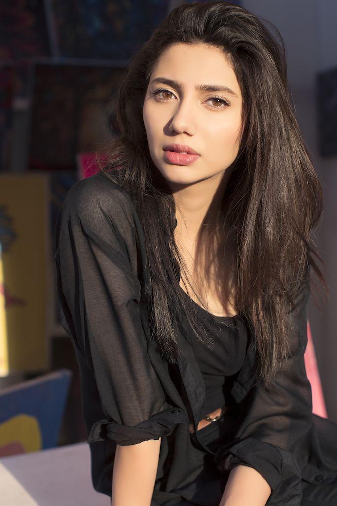Actress Mahira Khan Latest Stills
