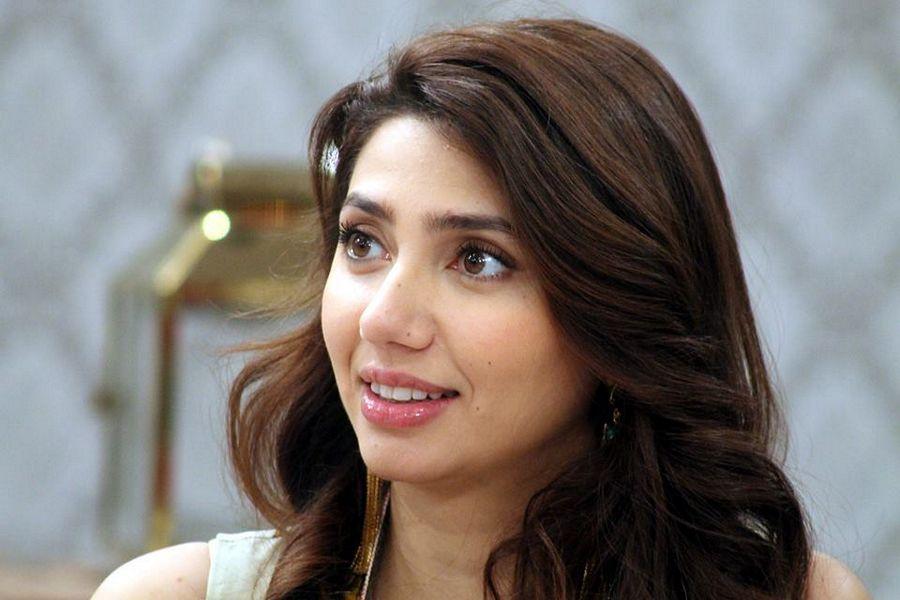 Actress Mahira Khan Latest Stills