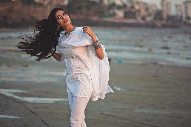 Actress Malavika Mohanan Latest 2017 Photos
