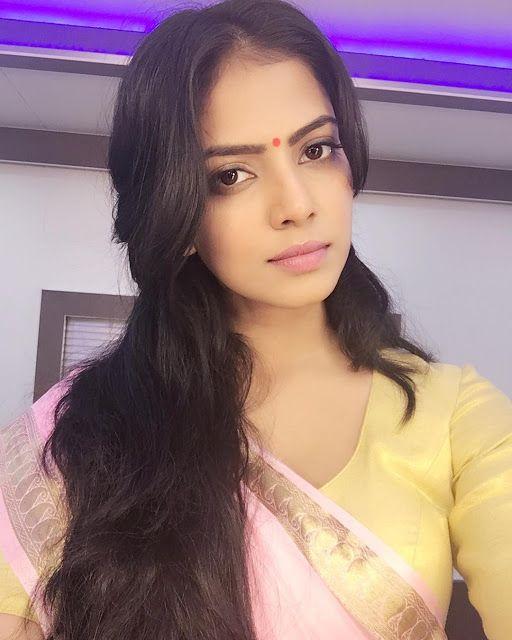 Actress Malavika Mohanan Latest 2017 Photos