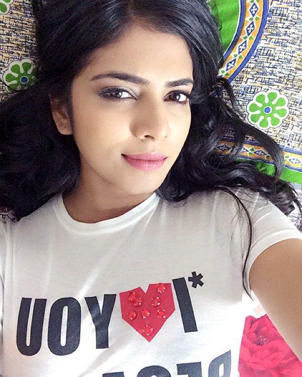 Actress Malavika Mohanan Latest Photos & Wallpapers