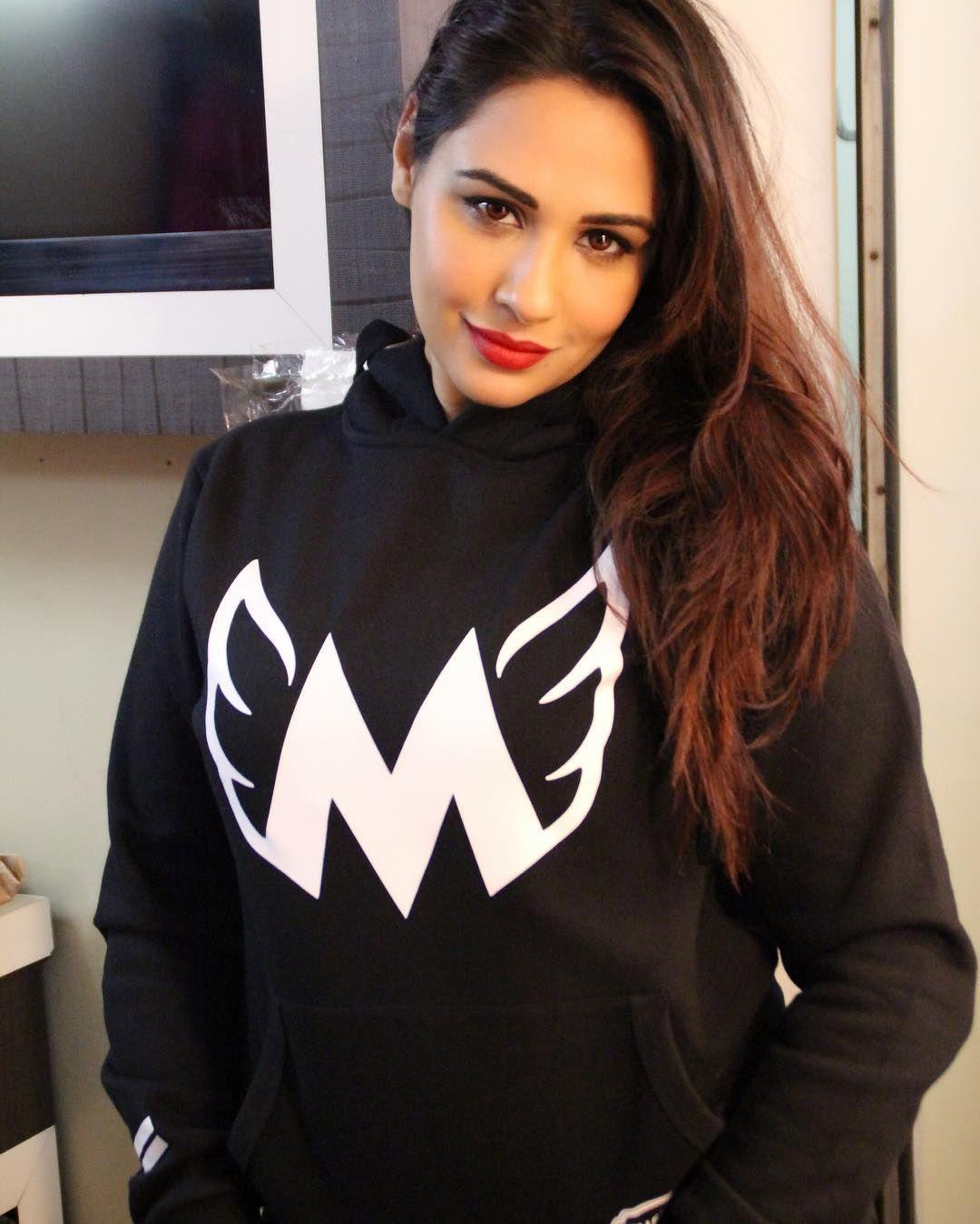 Actress Mandy Takhar Latest Hot Stills