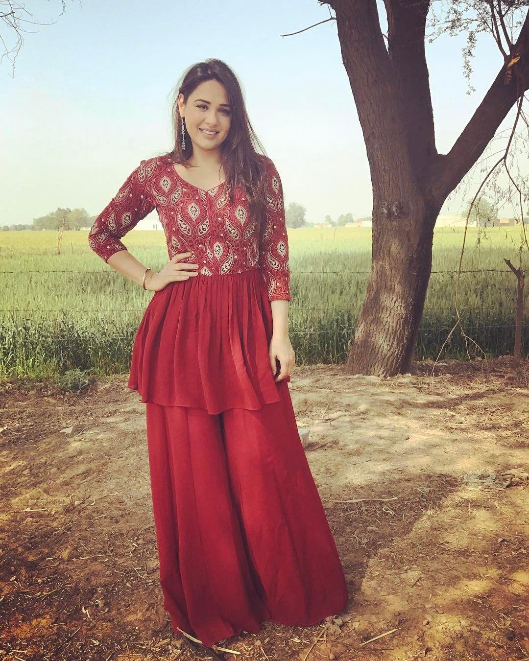 Actress Mandy Takhar Latest Hot Stills
