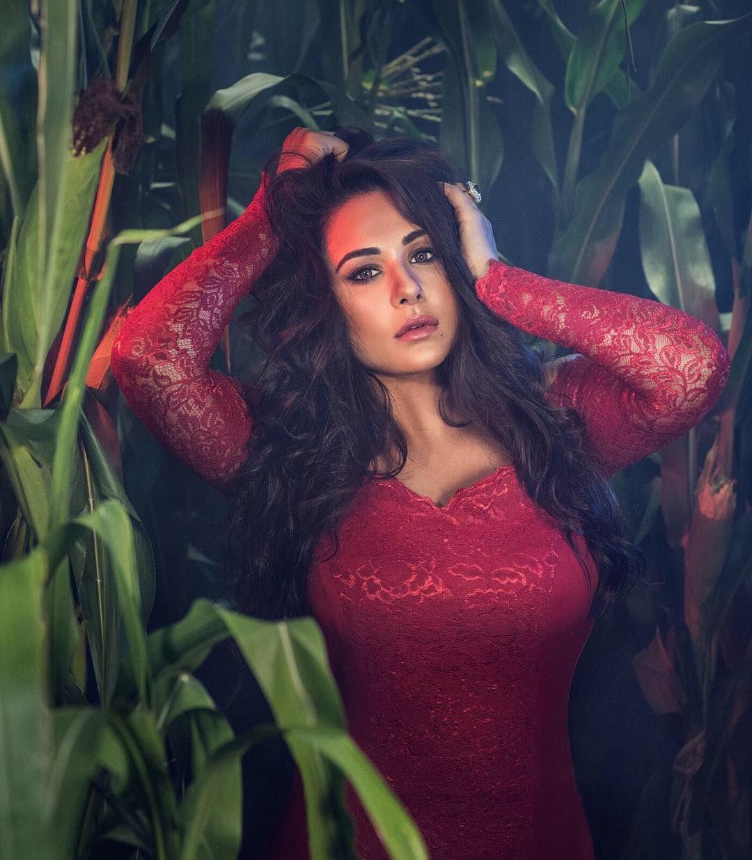 Actress Mandy Takhar Latest Hot Stills