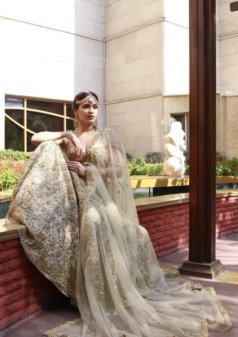 Actress Mannara Chopra New Photoshoot Stills