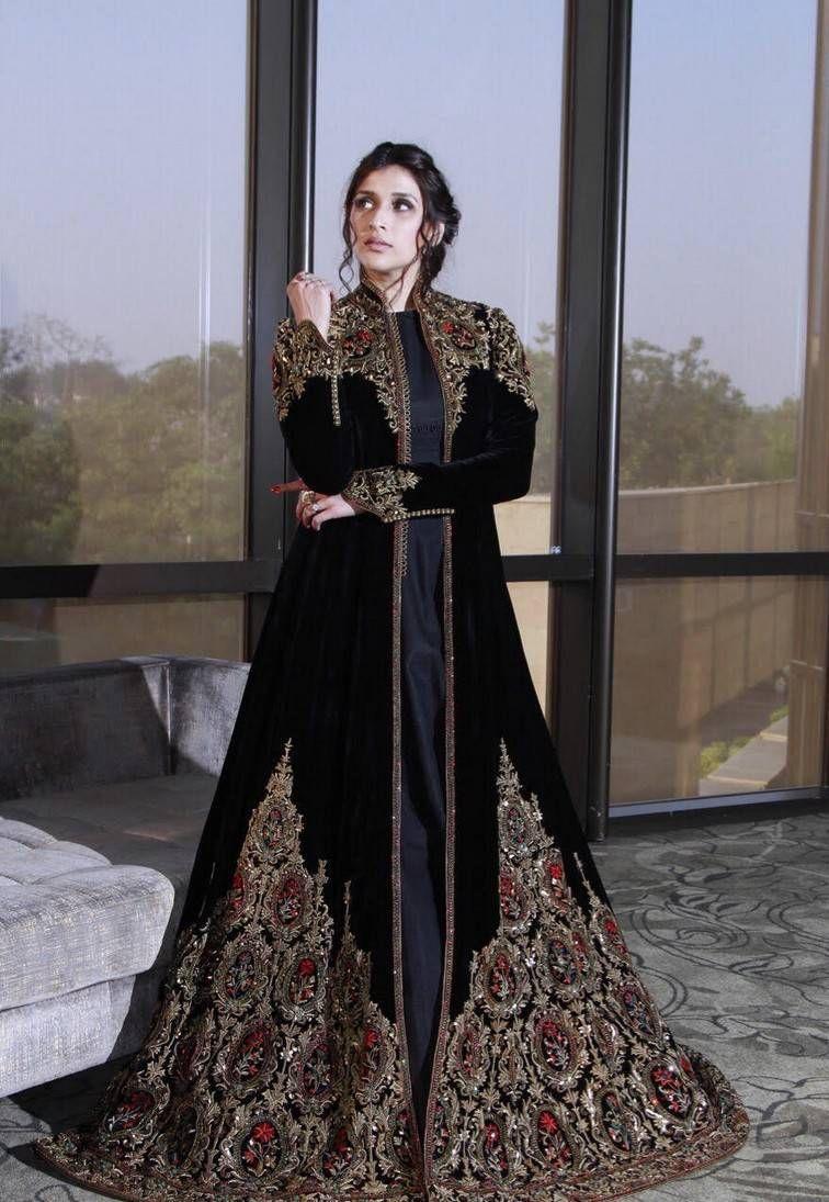Actress Mannara Chopra New Photoshoot Stills
