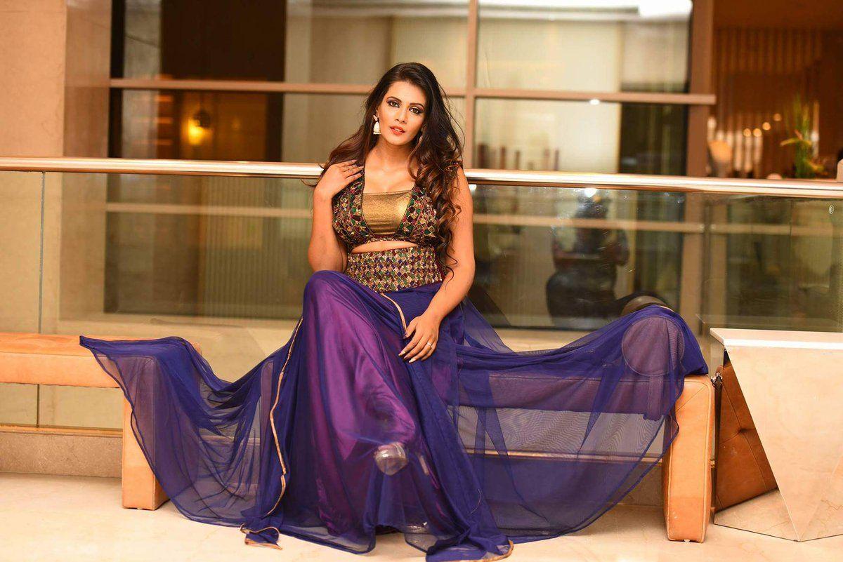 Actress Meera Mitun Latest Hot Photo Stills