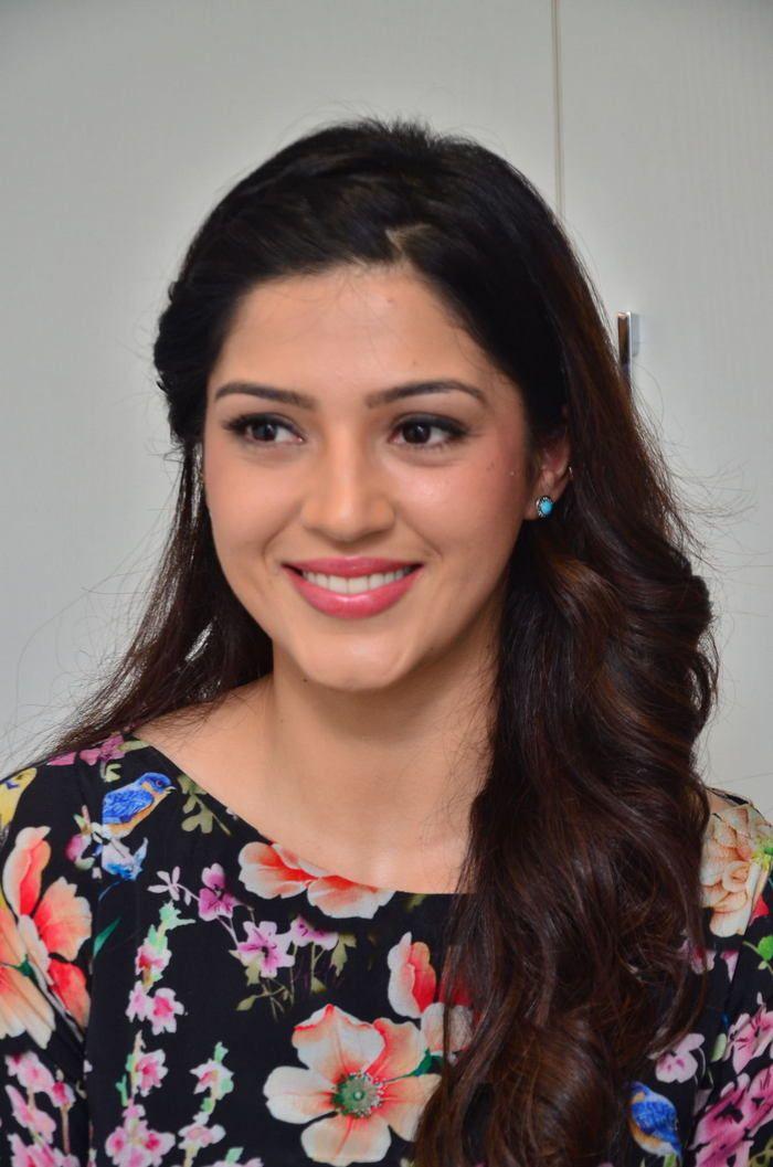 Actress Mehreen Kaur Latest Photo Stills