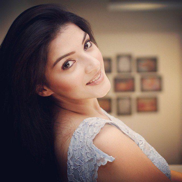 Actress Mehreen Pirzada Rare & Unseen Photos