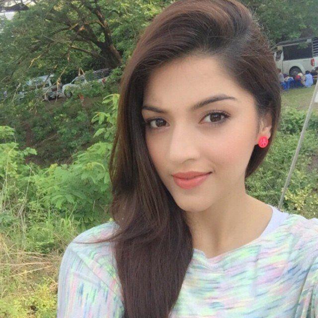 Actress Mehreen Pirzada Rare & Unseen Photos