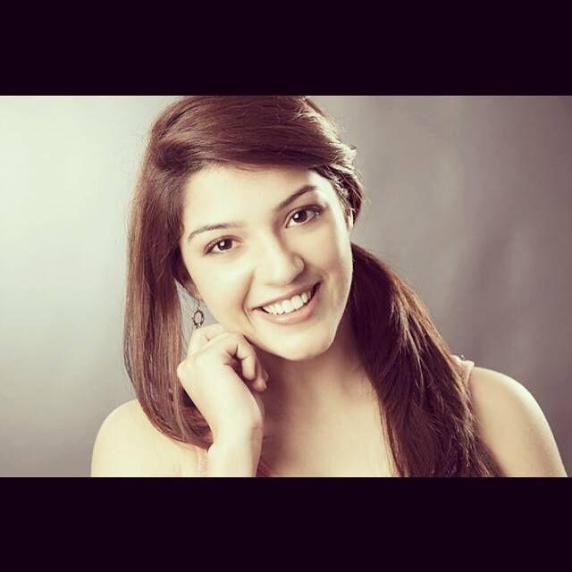 Actress Mehreen Pirzada Rare & Unseen Photos