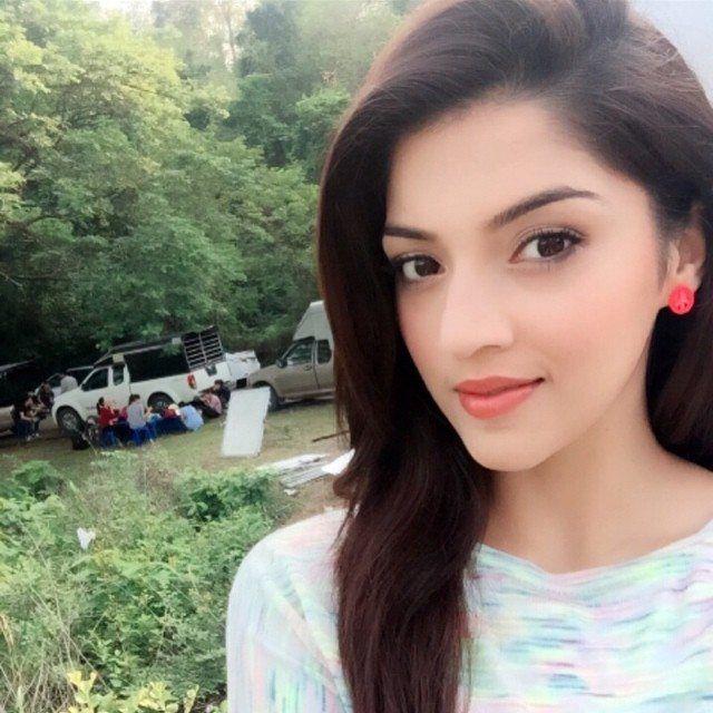 Actress Mehreen Pirzada Rare & Unseen Photos