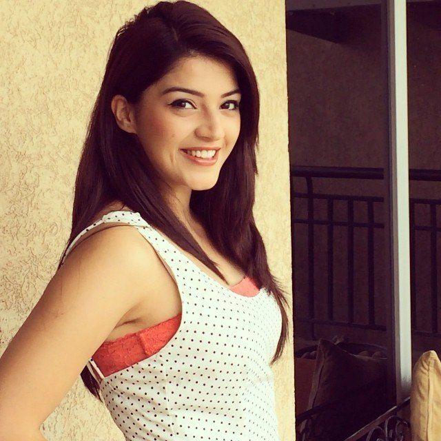 Actress Mehreen Pirzada Rare & Unseen Photos