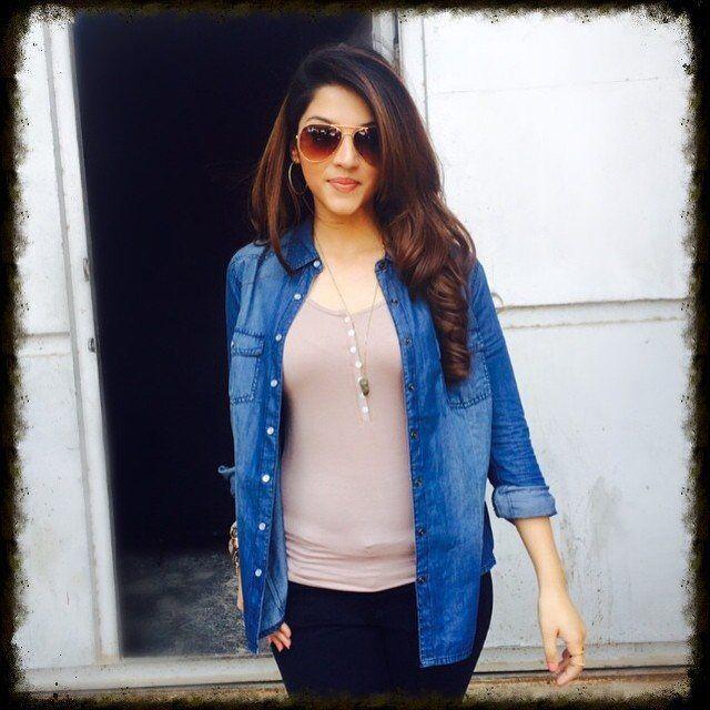 Actress Mehreen Pirzada Rare & Unseen Photos