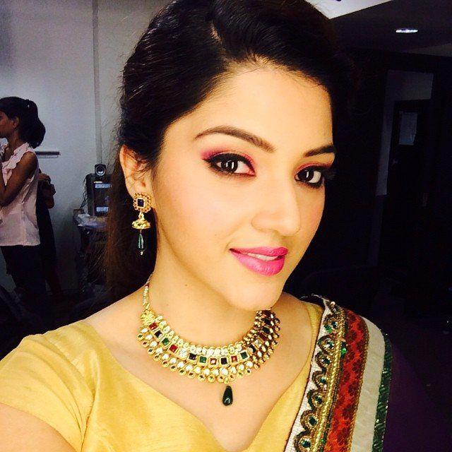 Actress Mehreen Pirzada Rare & Unseen Photos