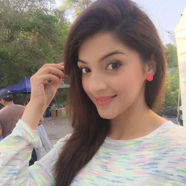 Actress Mehreen Pirzada Rare & Unseen Photos