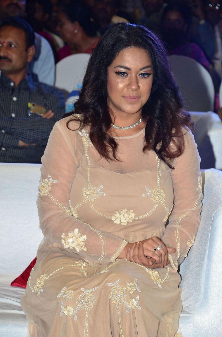 Actress Mumaith Khan Latest Photo Stills