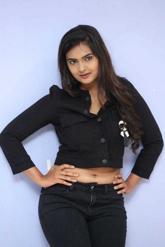 Actress Neha Deshpande Images