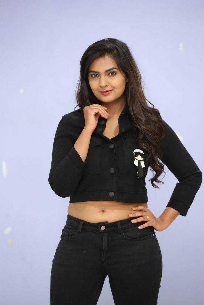 Actress Neha Deshpande Images