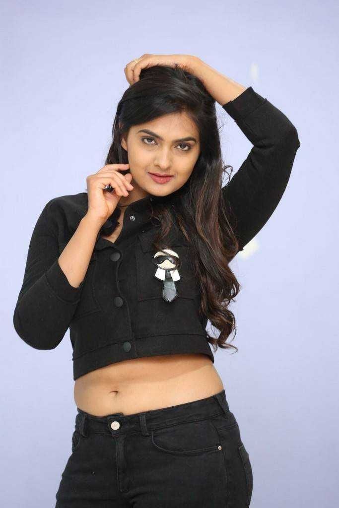 Actress Neha Deshpande Images