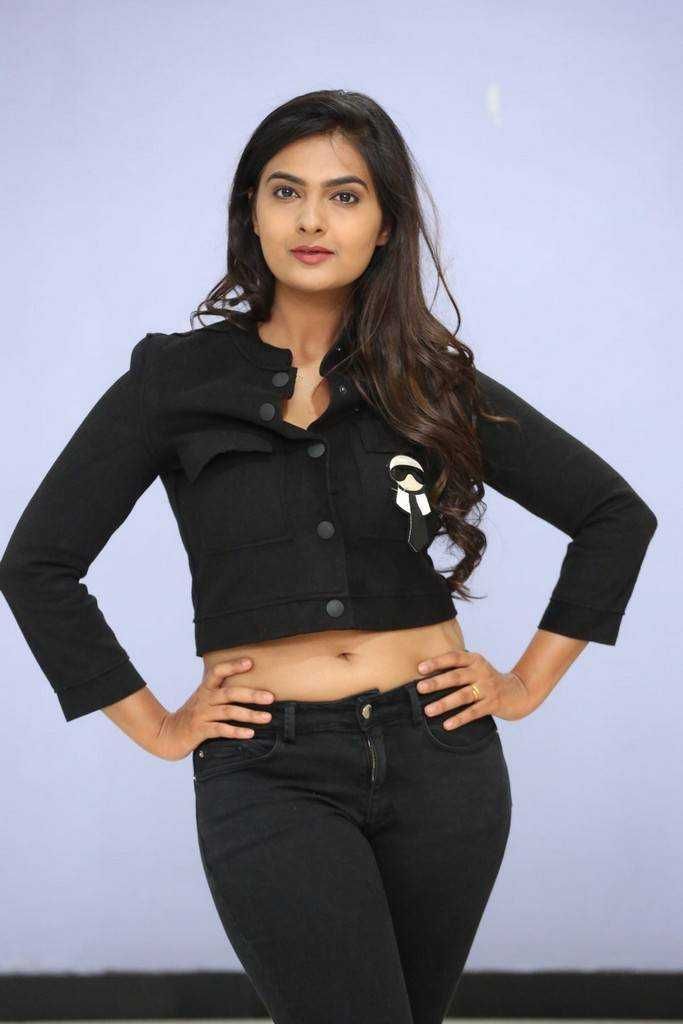 Actress Neha Deshpande Images