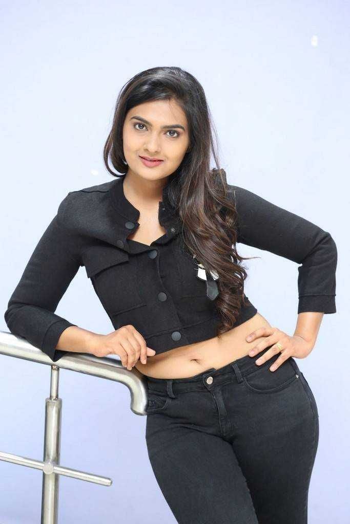 Actress Neha Deshpande Images