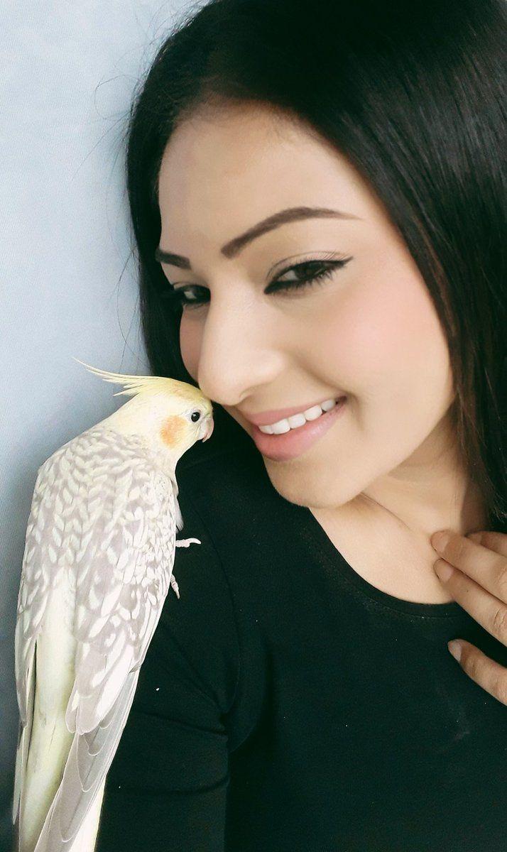 Actress Nikesha Patel Real life Personal Photos Collections!