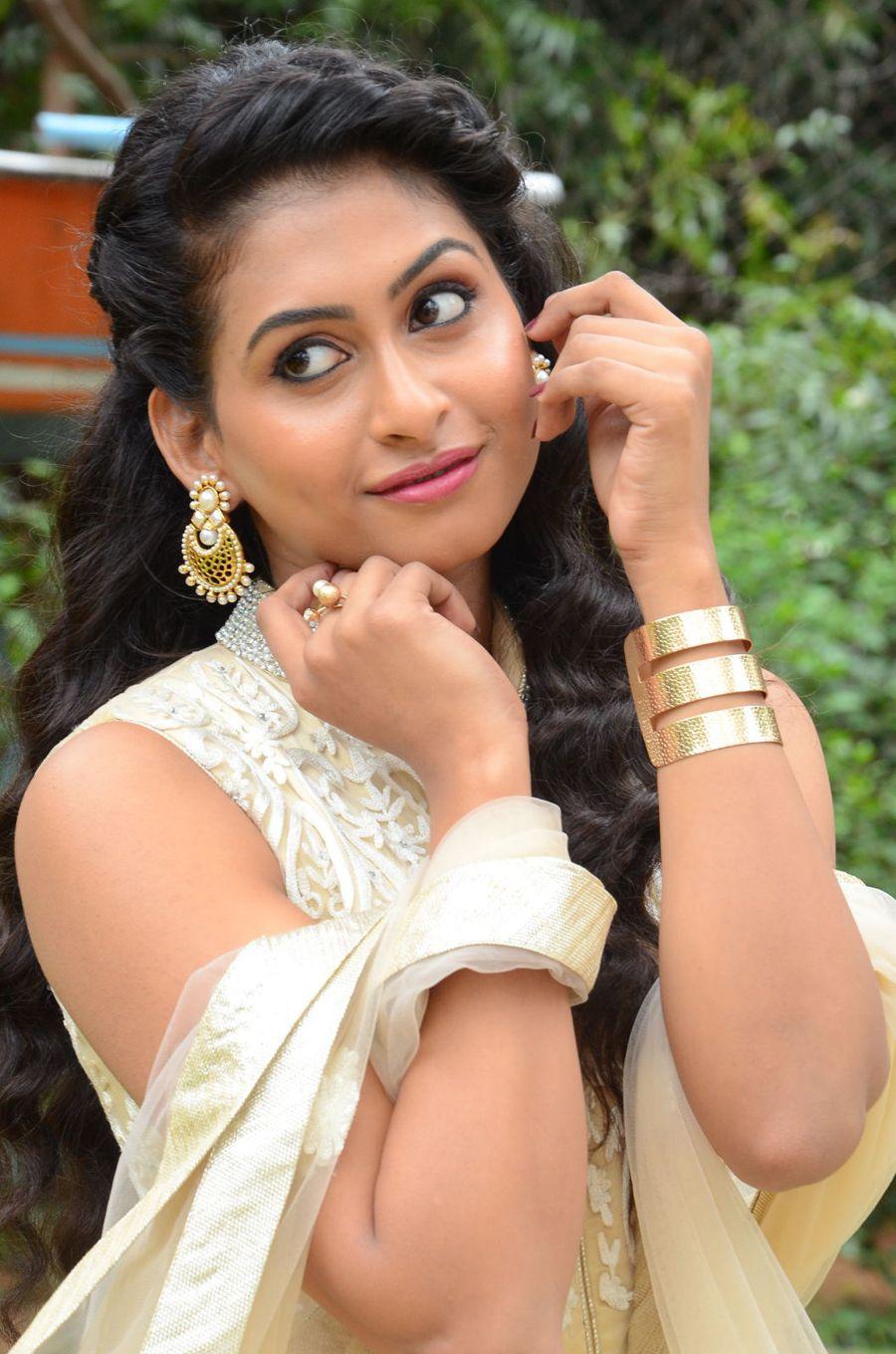 Actress Nithya Latest Stills