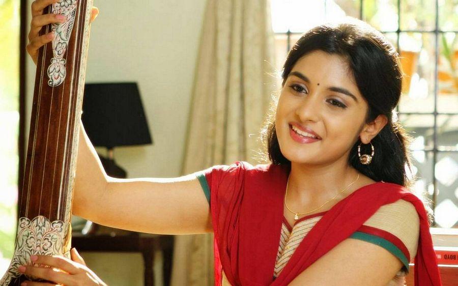 Actress Niveda Thomas Photo Gallery