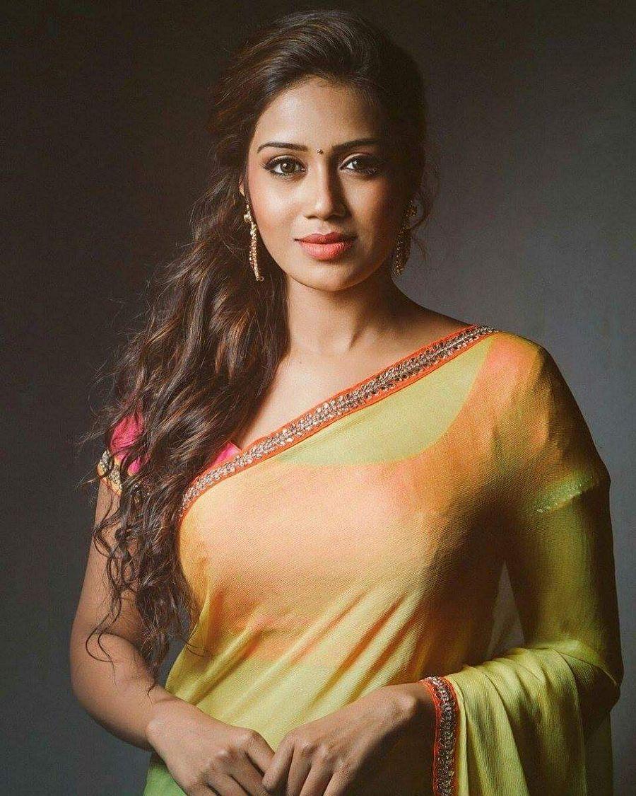 Actress Nivetha Pethuraj Latest Hot & sPICY Photoshoot Stills