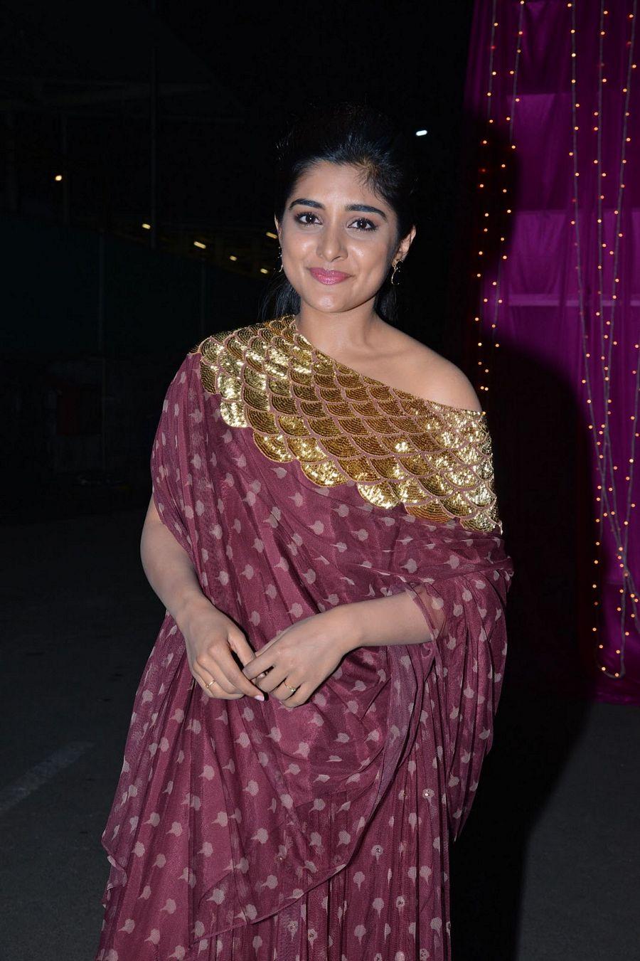 Actress Nivetha Thomas Stills at Zee Apsara Awards 2017