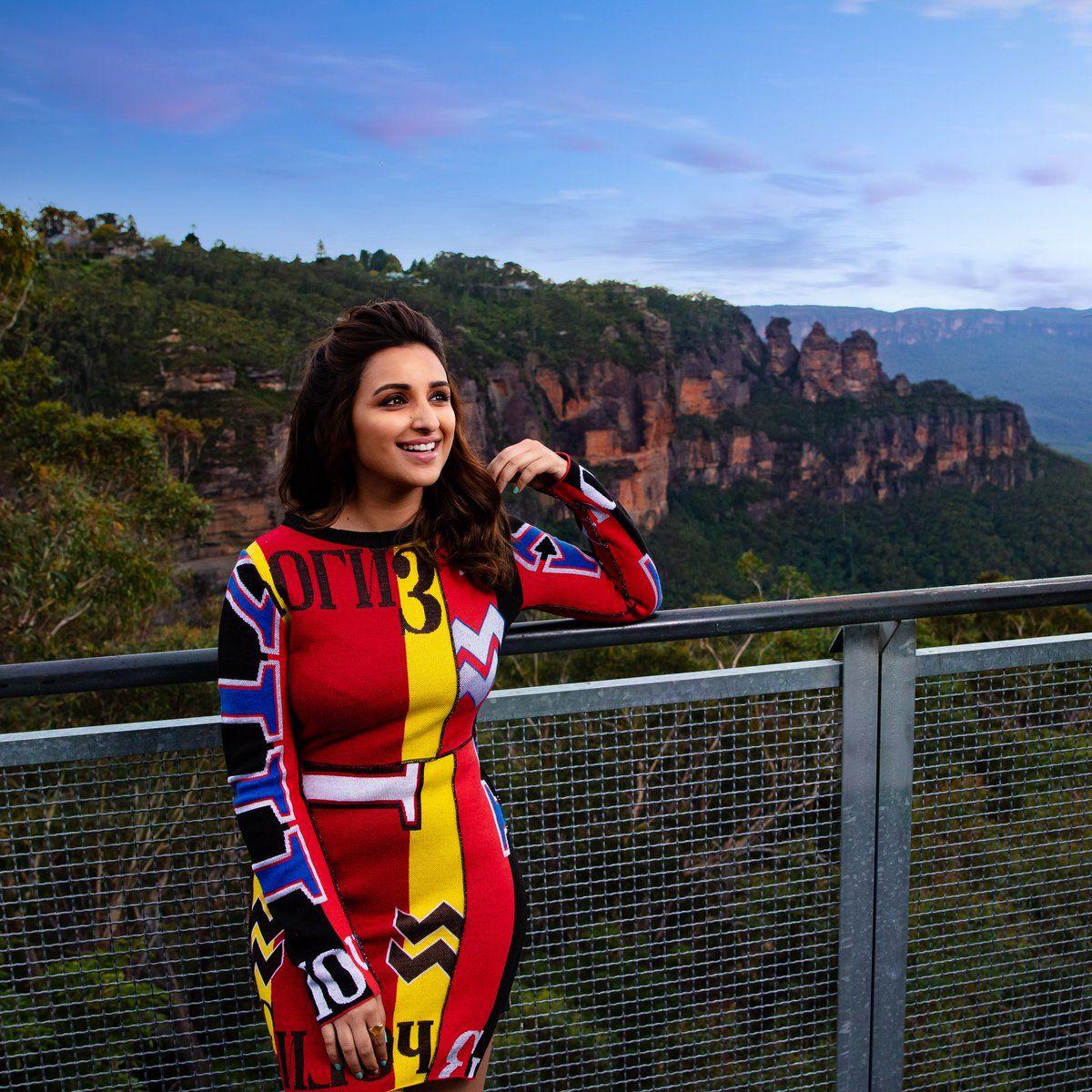 Actress Parineeti Chopra Photos and Pictures