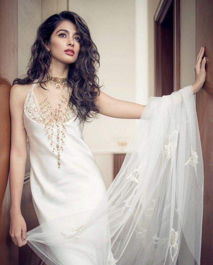 Actress Pooja Hegde 2016 Hot & Sexy Photoshoot