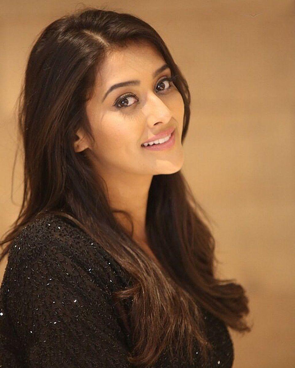 Actress Pooja Jhaveri Latest Unseen Photo Stills