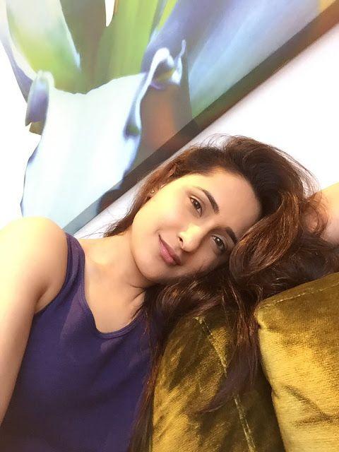 Actress Pragya Jaiswal Latest 2017 Stills