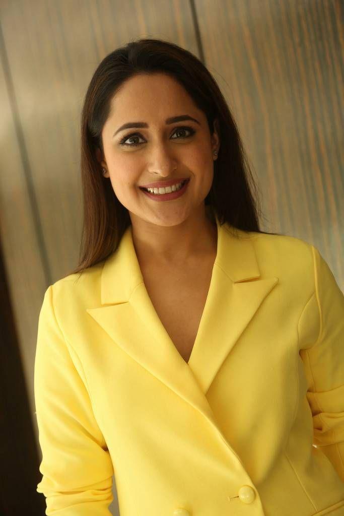 Actress Pragya Jaiswal Latest 2018 Stills