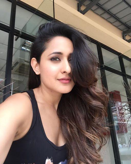 Actress Pragya Jaiswal Latest Unseen Photo Gallery