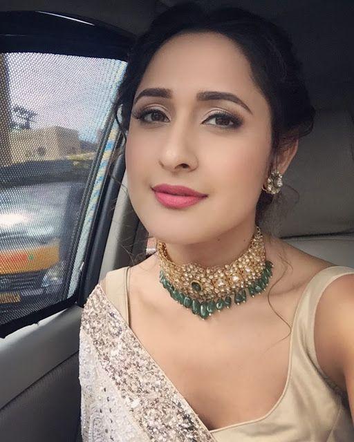 Actress Pragya Jaiswal Latest Unseen Photo Gallery