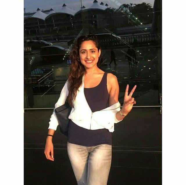 Actress Pragya Jaiswal Latest Unseen Photo Gallery