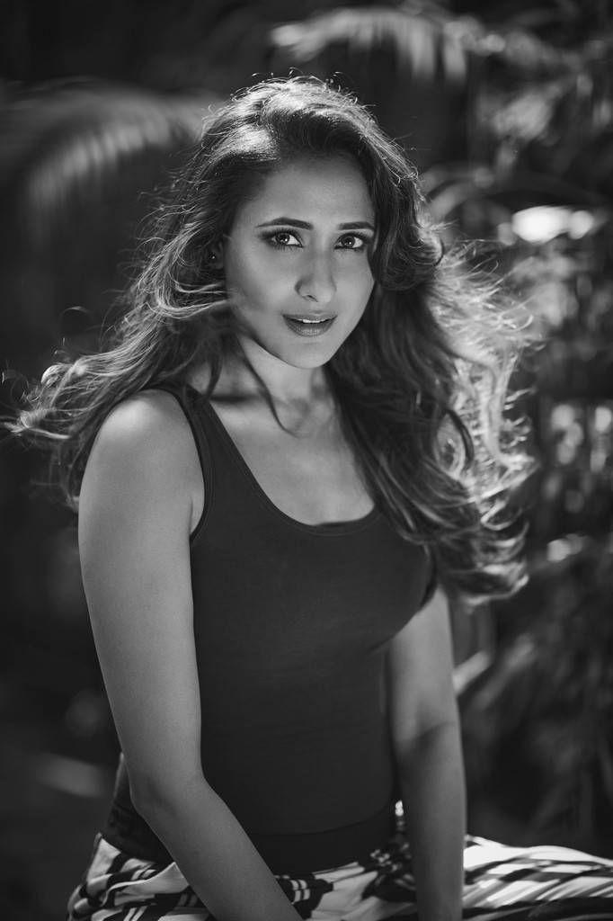 Actress Pragya Jaiswal New Photo Shoot Stills 2018