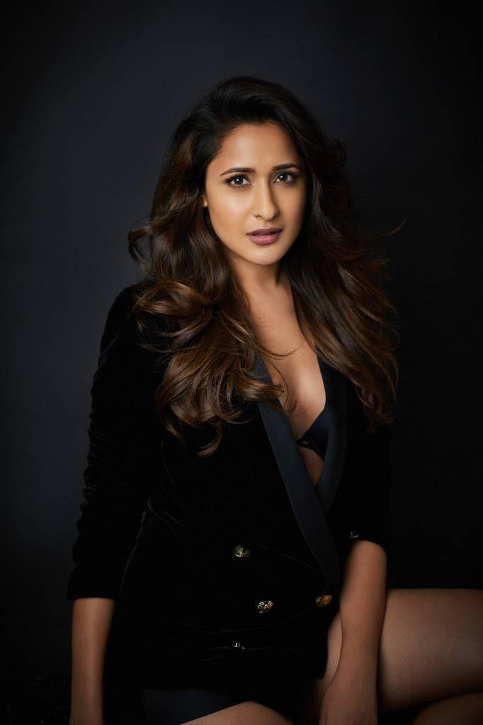 Actress Pragya Jaiswal New Photo Shoot Stills 2018